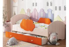 Кровать Тучка с бортиками и ящиком дуб млечный с оранжевым